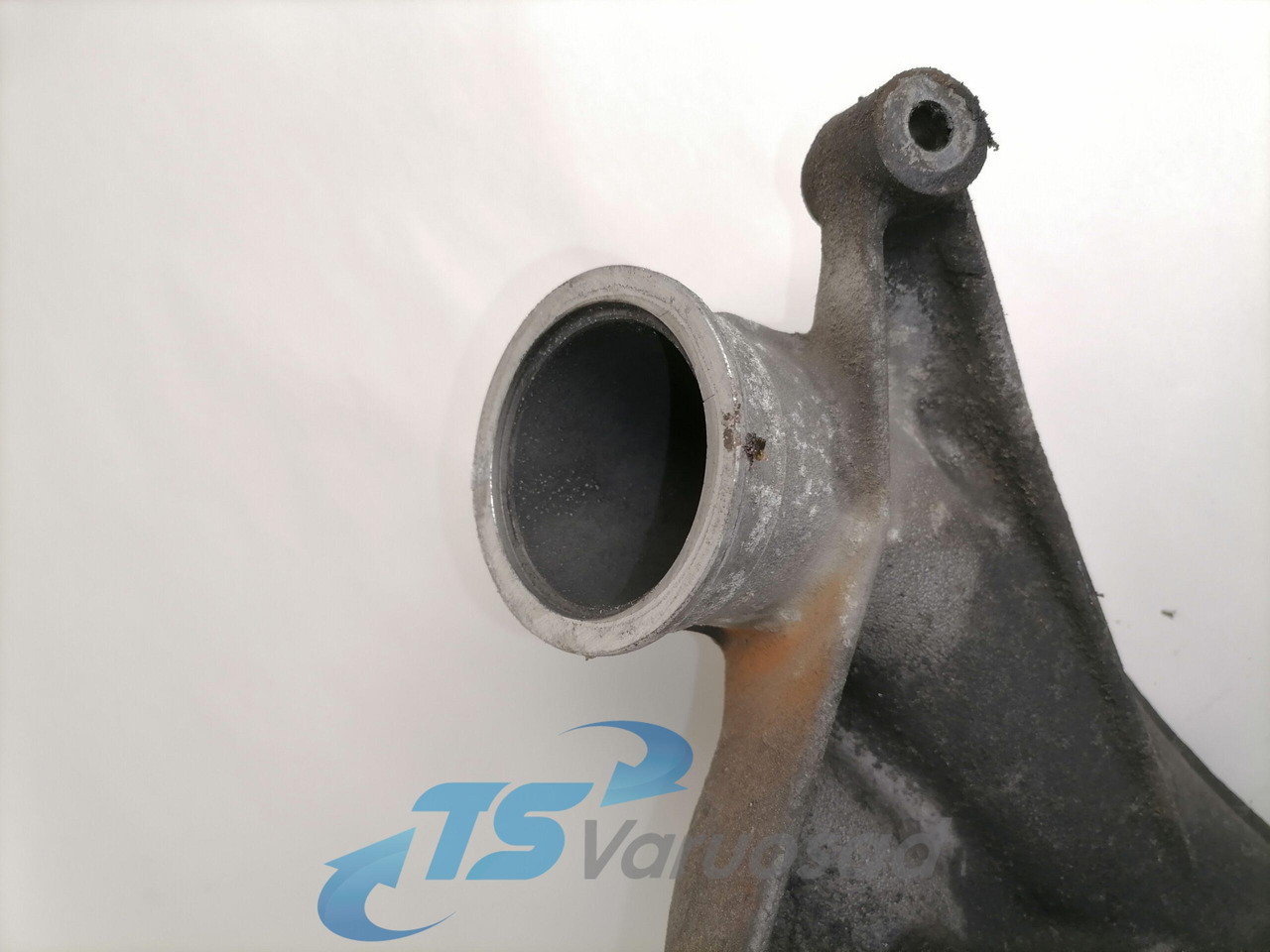Volvo intercooler pipe 3979999 - Intercooler for Truck: picture 4 Volvo intercooler pipe 3979999 - Intercooler for Truck: picture 4