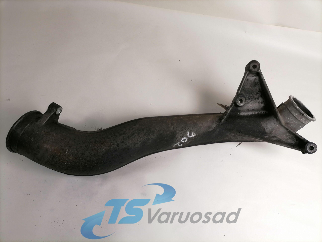 Volvo intercooler pipe 3979999 - Intercooler for Truck: picture 2 Volvo intercooler pipe 3979999 - Intercooler for Truck: picture 2