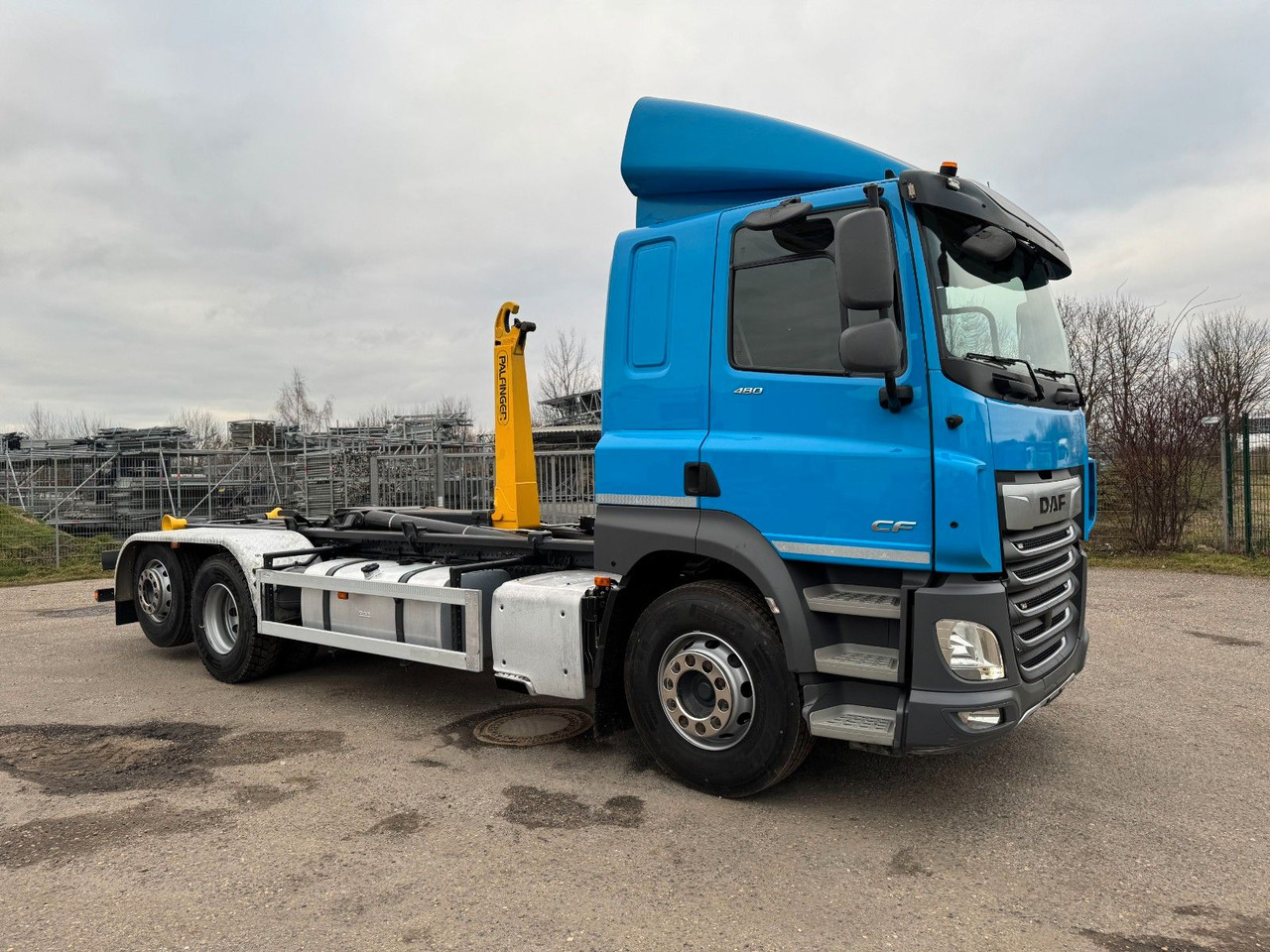 DAF CF 480 6X2 Abroller Funk 8 Stück neue Pirelli DAF CF 480 6X2 Abroller Funk 8 Stück neue Pirelli - Hook lift truck: picture 1 DAF CF 480 6X2 Abroller Funk 8 Stück neue Pirelli DAF CF 480 6X2 Abroller Funk 8 Stück neue Pirelli - Hook lift truck: picture 1