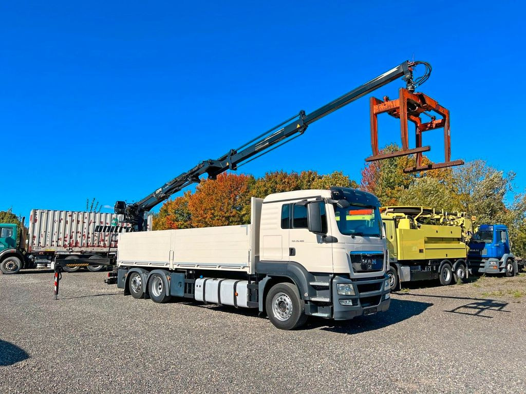 Crane truck, Dropside/ Flatbed truck MAN 26.480 6X2 Baustoff mit Kran HIAB Top Zustand: picture 9