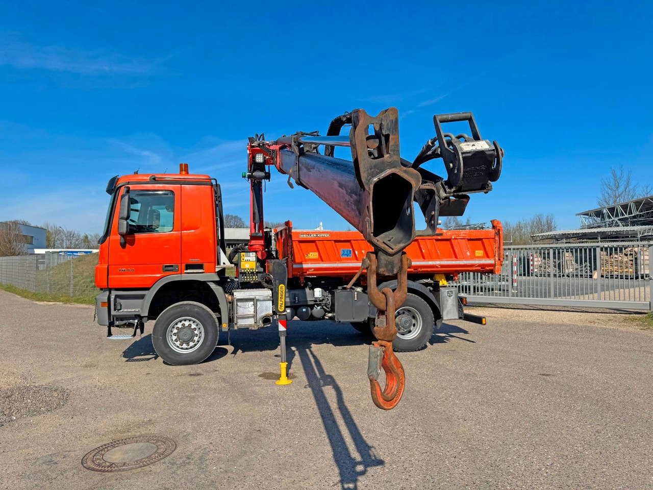 Mercedes-Benz 1844 4x4 Meiller 3S Bordmatik Palfinger PK16001K - Tipper: picture 5 Mercedes-Benz 1844 4x4 Meiller 3S Bordmatik Palfinger PK16001K - Tipper: picture 5