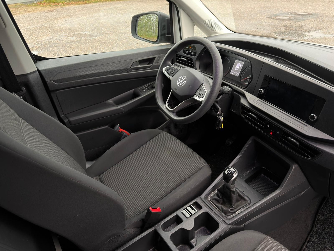 Passenger van Volkswagen Caddy 4x2 | 2,0 TDI | Klima | PDC | Spurhalteass: picture 13 Passenger van Volkswagen Caddy 4x2 | 2,0 TDI | Klima | PDC | Spurhalteass: picture 13