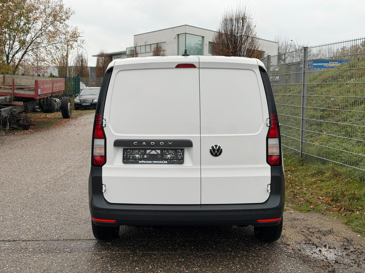 Passenger van Volkswagen Caddy 4x2 | 2,0 TDI | Klima | PDC | Spurhalteass: picture 7 Passenger van Volkswagen Caddy 4x2 | 2,0 TDI | Klima | PDC | Spurhalteass: picture 7