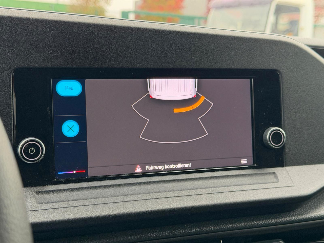 Passenger van Volkswagen Caddy 4x2 | 2,0 TDI | Klima | PDC | Spurhalteass: picture 14 Passenger van Volkswagen Caddy 4x2 | 2,0 TDI | Klima | PDC | Spurhalteass: picture 14