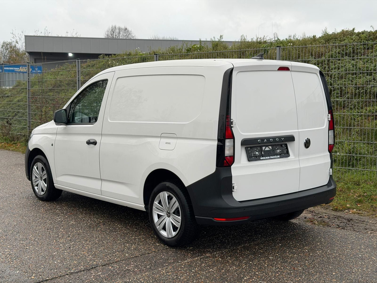 Passenger van Volkswagen Caddy 4x2 | 2,0 TDI | Klima | PDC | Spurhalteass: picture 9 Passenger van Volkswagen Caddy 4x2 | 2,0 TDI | Klima | PDC | Spurhalteass: picture 9