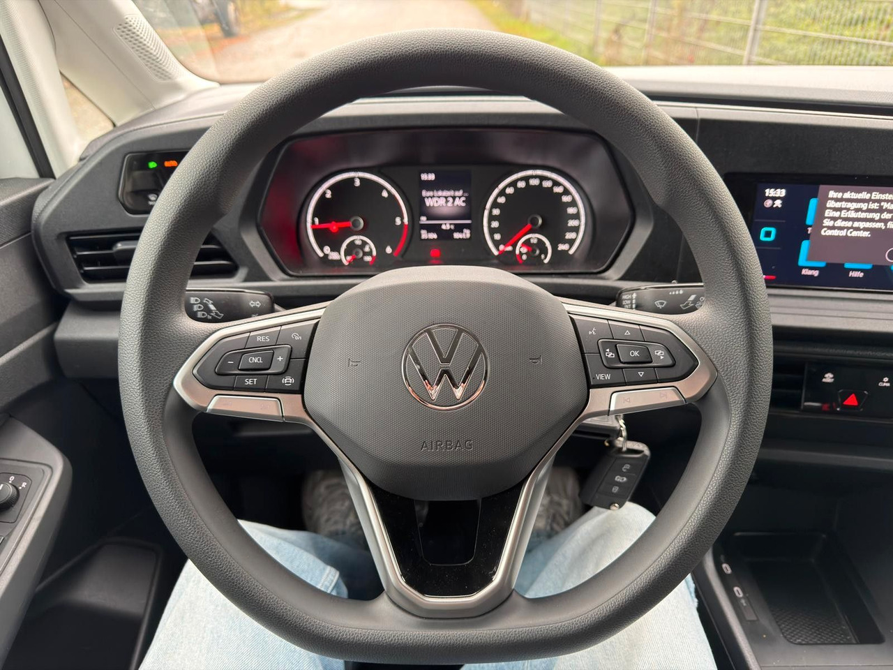 Passenger van Volkswagen Caddy 4x2 | 2,0 TDI | Klima | PDC | Spurhalteass: picture 12 Passenger van Volkswagen Caddy 4x2 | 2,0 TDI | Klima | PDC | Spurhalteass: picture 12