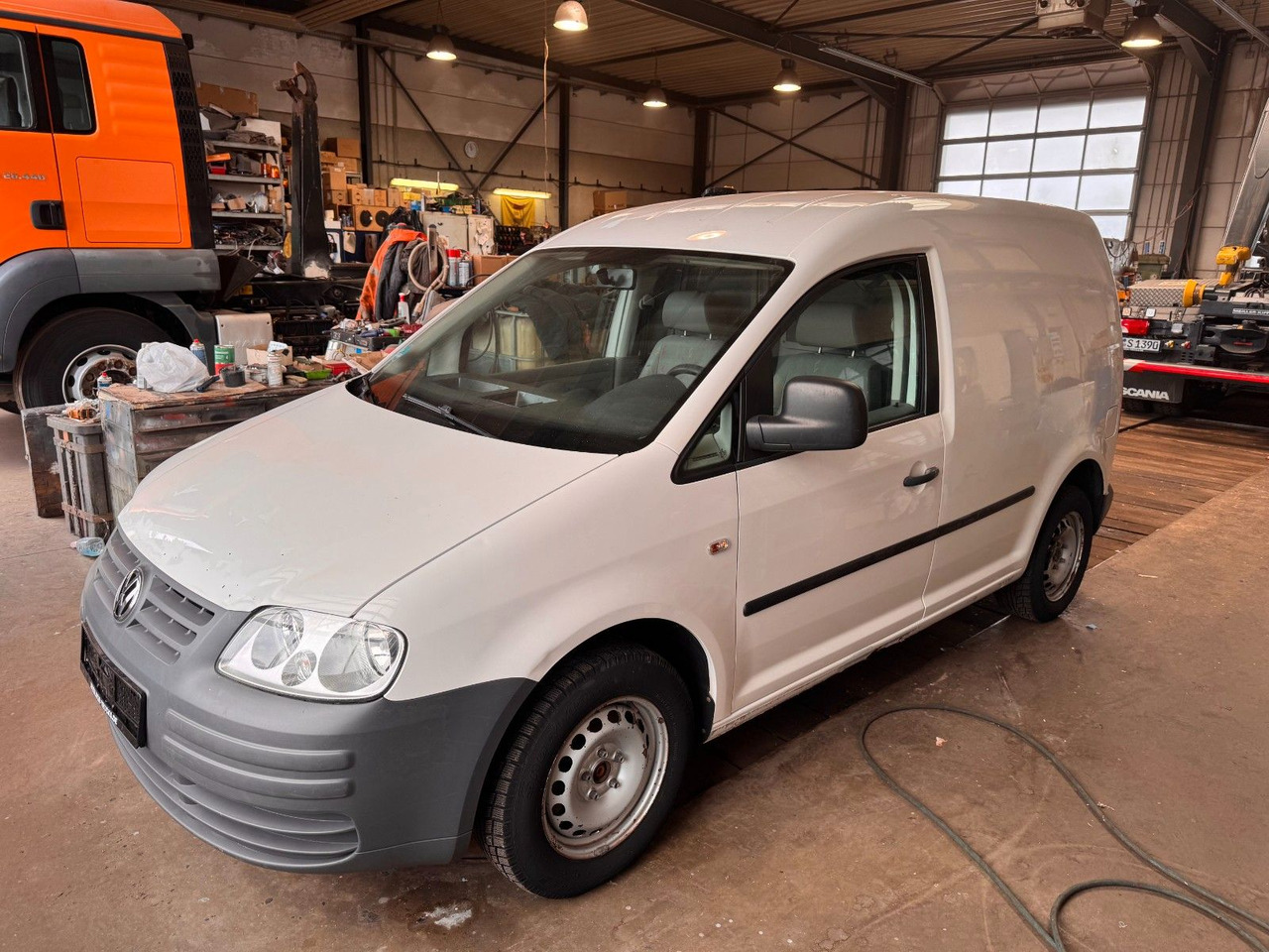 Volkswagen Caddy 69 PS Diesel - Small van: picture 1 Volkswagen Caddy 69 PS Diesel - Small van: picture 1