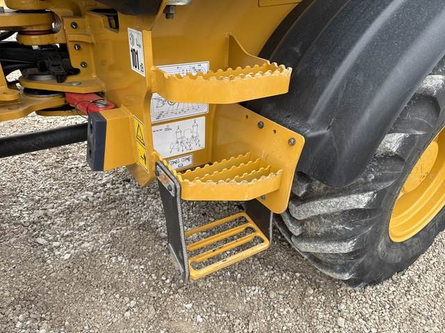 Wheel loader CAT 908: picture 19