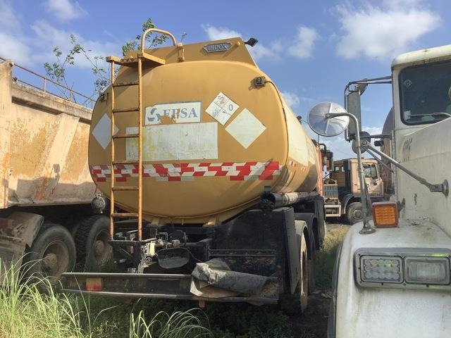 MAN 33.414-V20 - Tanker truck: picture 3 MAN 33.414-V20 - Tanker truck: picture 3