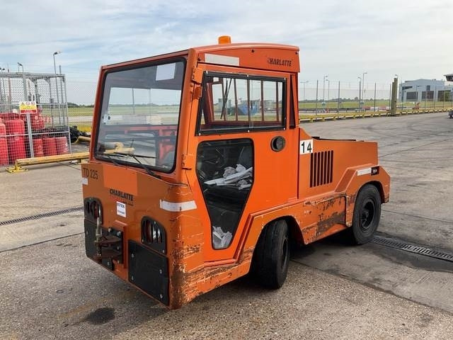 Charlatte TD225 - Tow tractor: picture 1 Charlatte TD225 - Tow tractor: picture 1