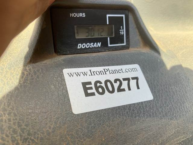 Crawler excavator Doosan DX300LC-7: picture 7