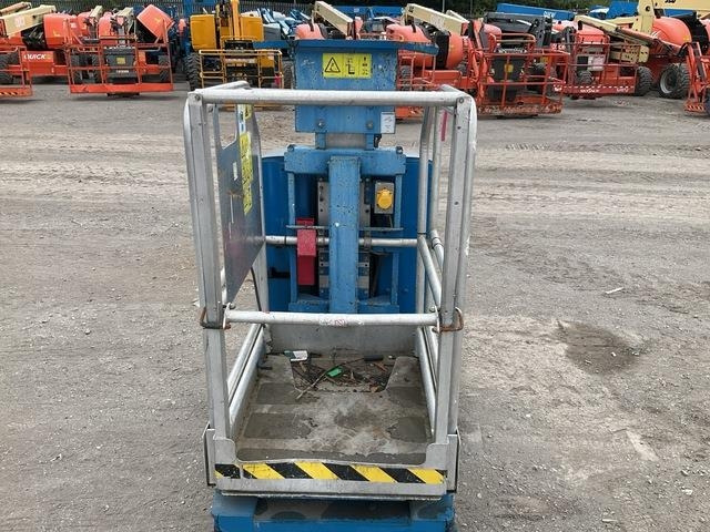 Vertical mast lift Genie GR15: picture 13