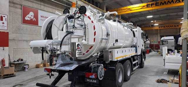 MAN TGS33.400 Jetter - Vacuum truck: picture 5 MAN TGS33.400 Jetter - Vacuum truck: picture 5