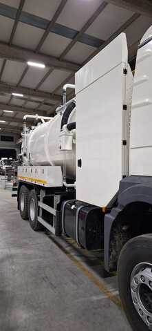 MAN TGS33.400 Jetter - Vacuum truck: picture 5 MAN TGS33.400 Jetter - Vacuum truck: picture 5