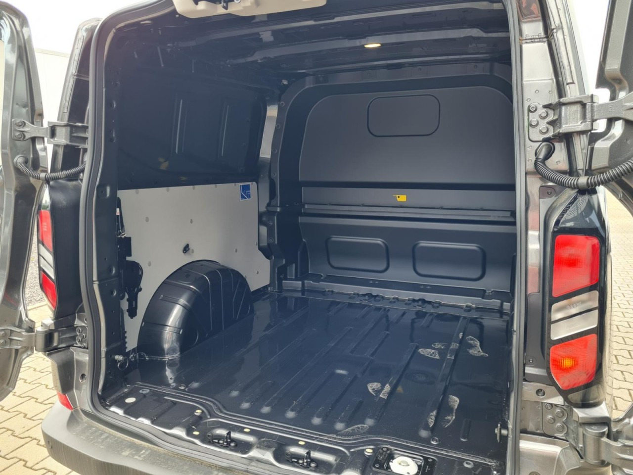 Small van, Combi van Ford Custom Kasten 320 L2 Trend Doka 5-Sitze KAMERA TEMPO: picture 8 Small van, Combi van Ford Custom Kasten 320 L2 Trend Doka 5-Sitze KAMERA TEMPO: picture 8