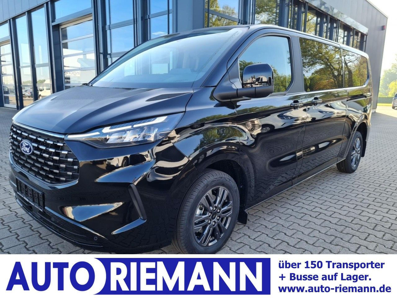 Ford Tourneo Custom 320 AG L2 Titanium 8 Sitze LEDER - Passenger van: picture 1 Ford Tourneo Custom 320 AG L2 Titanium 8 Sitze LEDER - Passenger van: picture 1