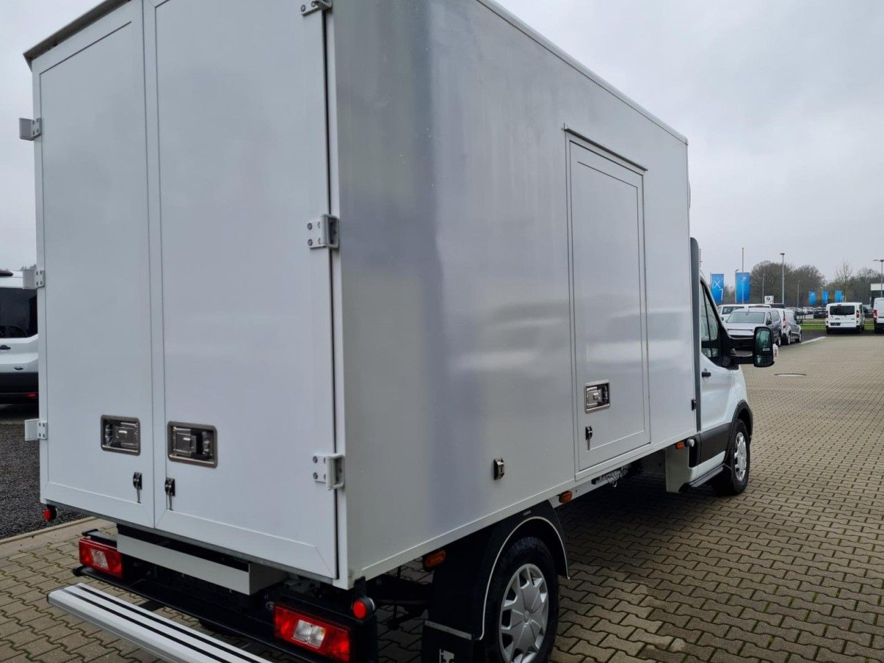 Ford Transit 350 Kühlkoffer STAND+FAHRKÜHLUNG TREND Ford Transit 350 Kühlkoffer STAND+FAHRKÜHLUNG TREND - Refrigerated delivery van: picture 4 Ford Transit 350 Kühlkoffer STAND+FAHRKÜHLUNG TREND Ford Transit 350 Kühlkoffer STAND+FAHRKÜHLUNG TREND - Refrigerated delivery van: picture 4