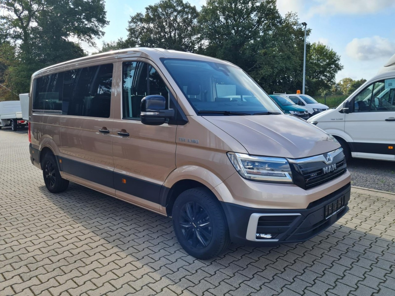 Man TGE 3.180 TDi Kombi 9 Sitze ALU KAMERA LED LEDER Sonderumbau - Minibus, Passenger van: picture 3 Man TGE 3.180 TDi Kombi 9 Sitze ALU KAMERA LED LEDER Sonderumbau - Minibus, Passenger van: picture 3