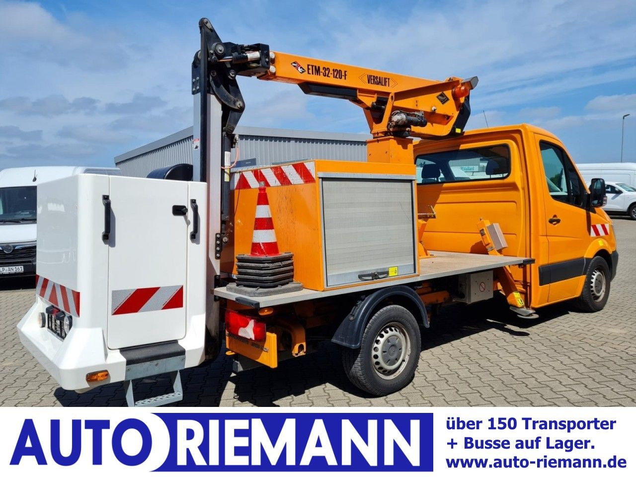 Mercedes-Benz Sprinter 316 CDI Hubarbeitsbühne 12m Korb isolie - Truck with aerial platform: picture 1 Mercedes-Benz Sprinter 316 CDI Hubarbeitsbühne 12m Korb isolie - Truck with aerial platform: picture 1