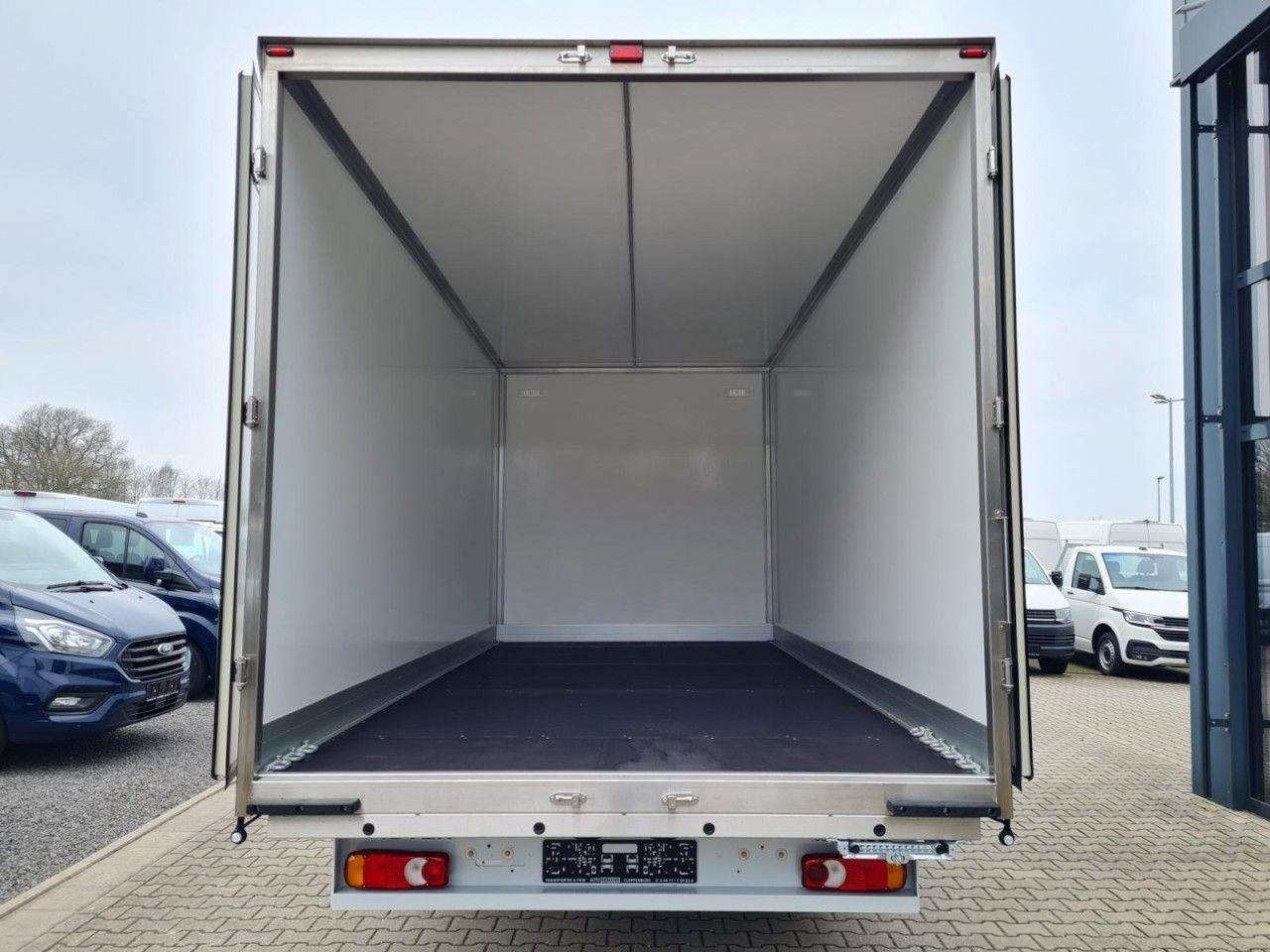 Renault Master 35 New Möbel Koffer LF 4.80m KLIMA TEMPOM - Closed box van: picture 5 Renault Master 35 New Möbel Koffer LF 4.80m KLIMA TEMPOM - Closed box van: picture 5