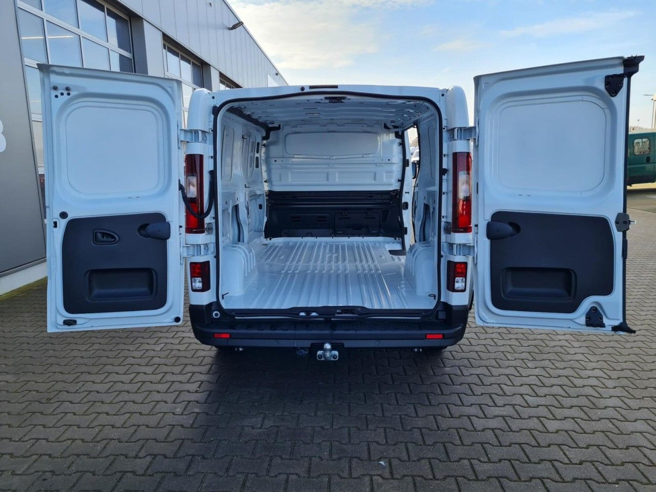 Renault Trafic Kasten L2 Advance AHK KLIMA LED PDC TEMPO - Small van: picture 5 Renault Trafic Kasten L2 Advance AHK KLIMA LED PDC TEMPO - Small van: picture 5