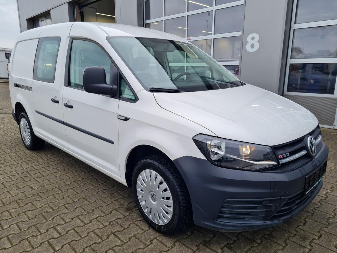 Volkswagen Caddy Maxi Kombi 4Motion TDI KLIMA TEMPOMAT - Car: picture 3 Volkswagen Caddy Maxi Kombi 4Motion TDI KLIMA TEMPOMAT - Car: picture 3