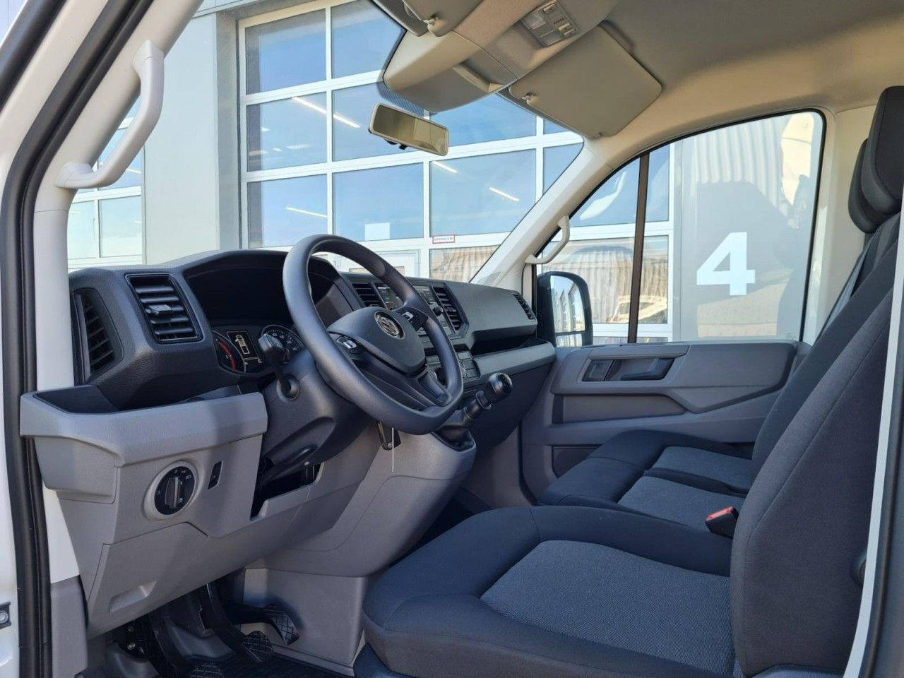 Volkswagen Crafter 35 Doka Maxi lang 7-Sitze AHK KLIMA KOMF - Open body delivery van: picture 2 Volkswagen Crafter 35 Doka Maxi lang 7-Sitze AHK KLIMA KOMF - Open body delivery van: picture 2
