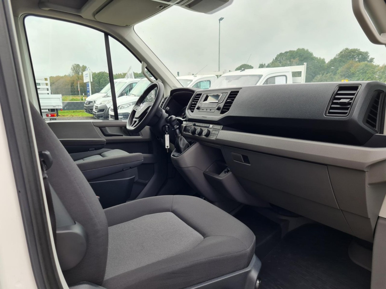 Curtain side van Volkswagen Crafter 35 Pritsche Schlafkabine LED TEMPOMAT: picture 13