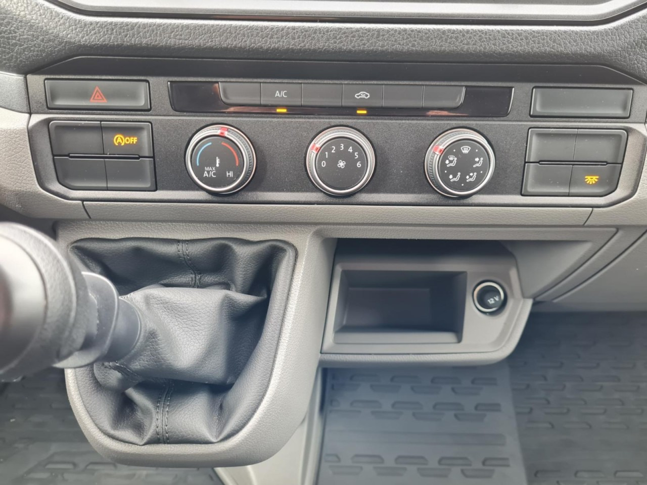 Curtain side van Volkswagen Crafter 35 Pritsche Schlafkabine LED TEMPOMAT: picture 11