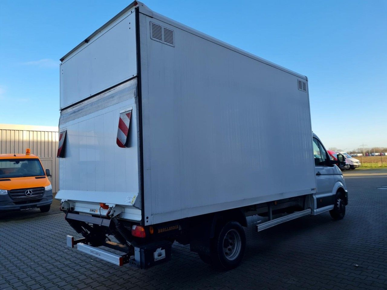 Volkswagen Crafter 50 Koffer hoch 2.0 TDI LBW KLIMA KAMERA - Closed box van: picture 4 Volkswagen Crafter 50 Koffer hoch 2.0 TDI LBW KLIMA KAMERA - Closed box van: picture 4