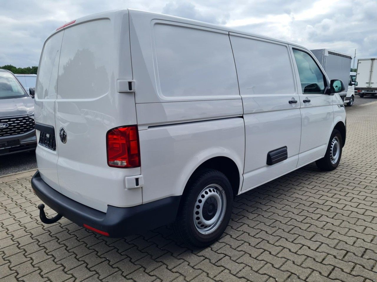 Volkswagen T6.1 Kasten 2.0 TDI KR Hecktüren AHK - Small van: picture 4 Volkswagen T6.1 Kasten 2.0 TDI KR Hecktüren AHK - Small van: picture 4