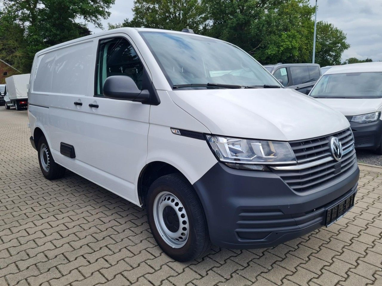 Volkswagen T6.1 Kasten 2.0 TDI KR Hecktüren AHK - Small van: picture 3 Volkswagen T6.1 Kasten 2.0 TDI KR Hecktüren AHK - Small van: picture 3