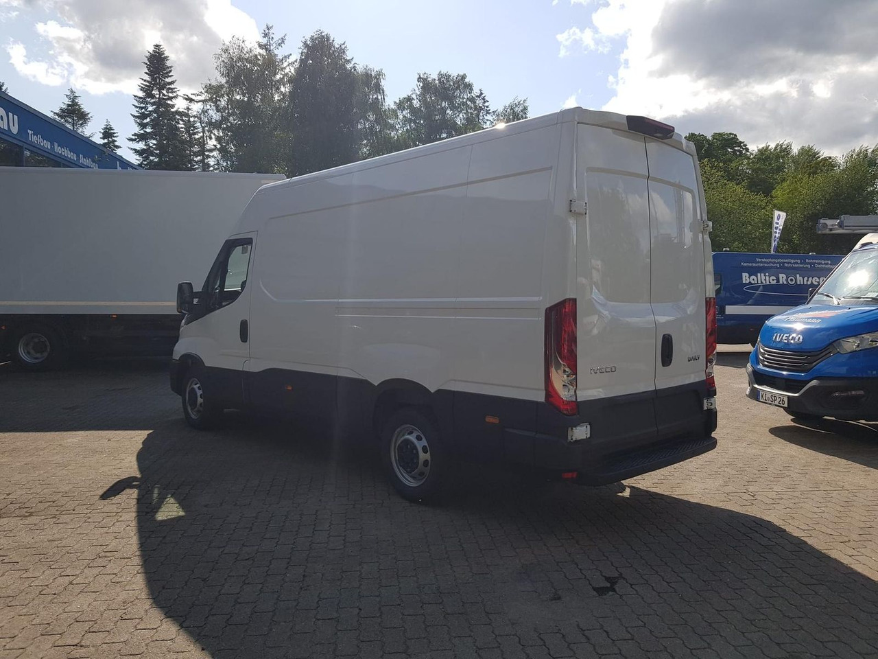 Iveco Daily 35S14A8 V Y mit Rückfahrkamera und Radi... - Panel van: picture 3 Iveco Daily 35S14A8 V Y mit Rückfahrkamera und Radi... - Panel van: picture 3