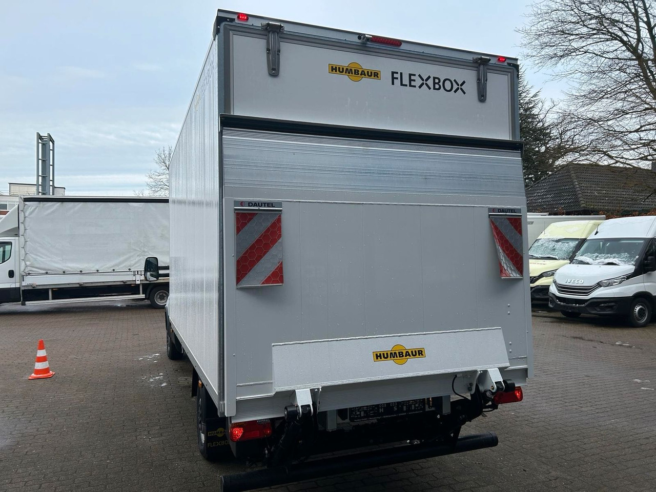 Iveco Daily Koffer 35S14H 3,0 LBW Kamera 115 kW (15... - Closed box van: picture 5 Iveco Daily Koffer 35S14H 3,0 LBW Kamera 115 kW (15... - Closed box van: picture 5