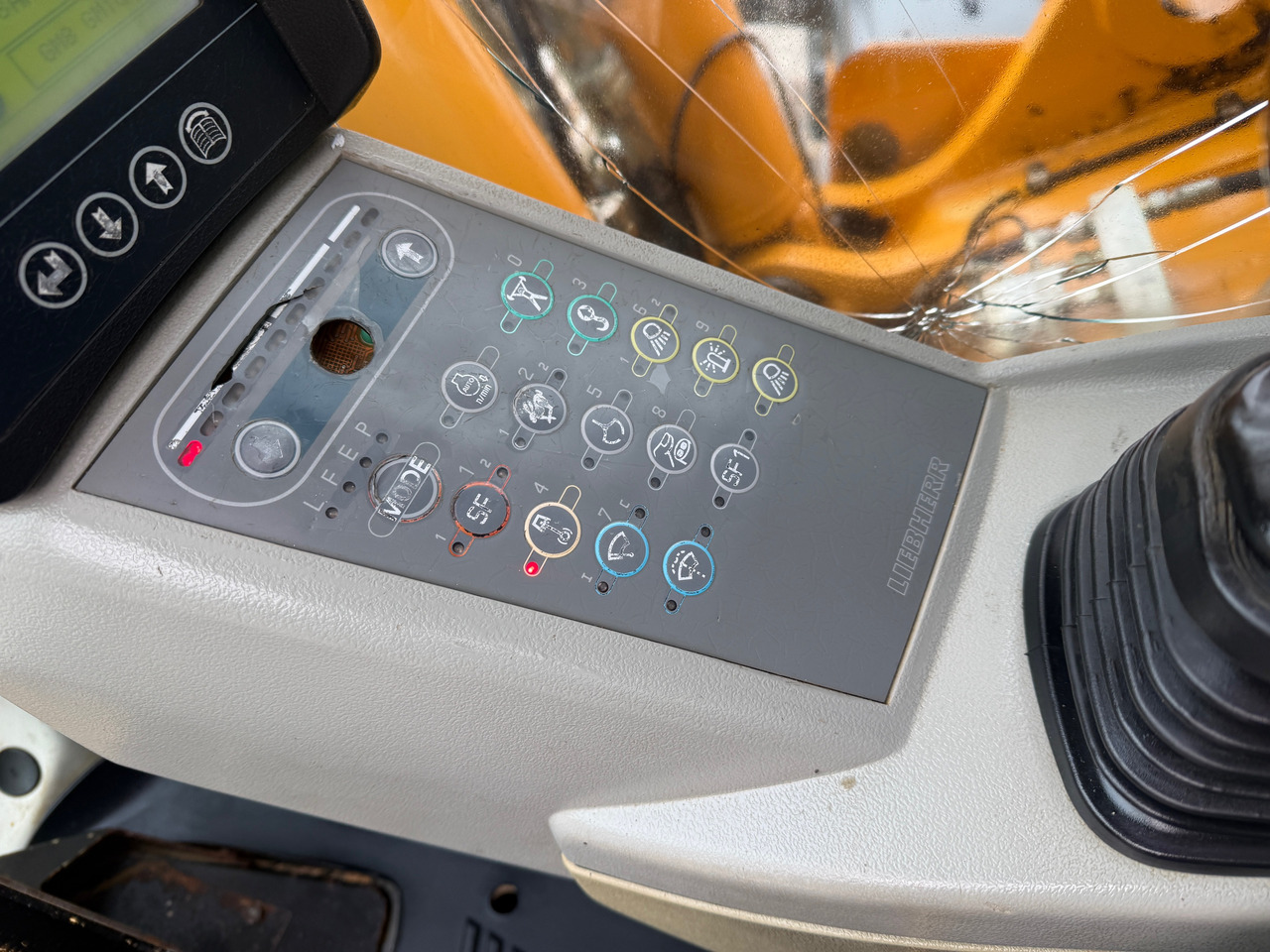 Crawler excavator Liebherr R914B HDSL Kettenbagger: picture 20