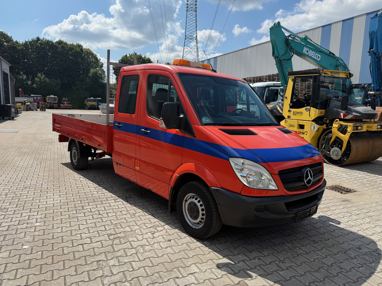 Mercedes-Benz 311 Sprinter Pritsche AHK - Dropside/ Flatbed truck: picture 3 Mercedes-Benz 311 Sprinter Pritsche AHK - Dropside/ Flatbed truck: picture 3