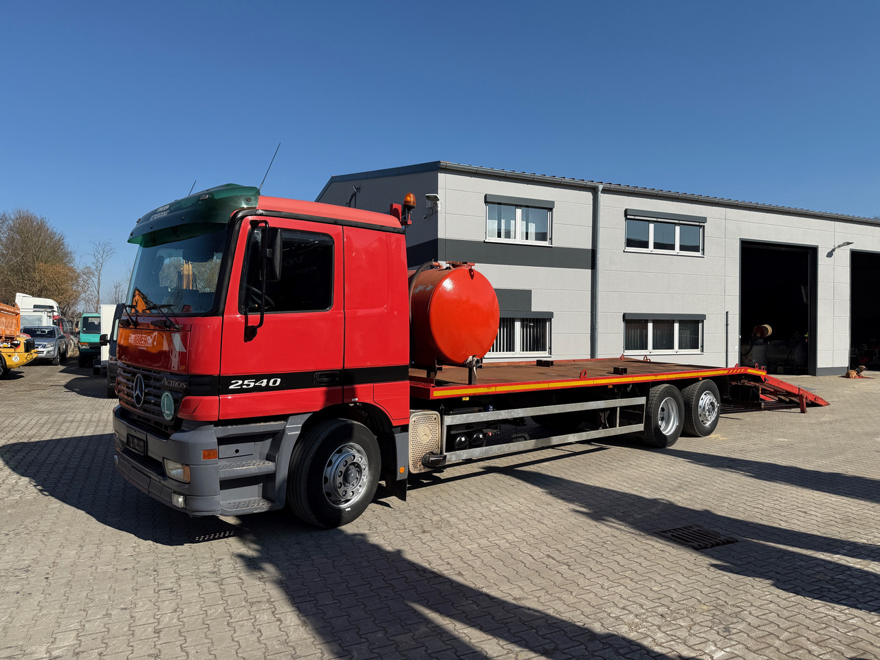 Mercedes-Benz 2540 Actros MP1 Baumaschinentrnasporter - Truck: picture 4 Mercedes-Benz 2540 Actros MP1 Baumaschinentrnasporter - Truck: picture 4