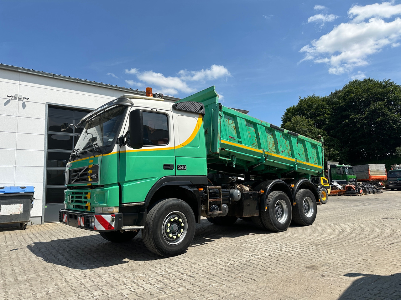 Volvo FM12 340 3-Seiten-Kipper Bordmatic AHK Klima - Tipper: picture 2 Volvo FM12 340 3-Seiten-Kipper Bordmatic AHK Klima - Tipper: picture 2