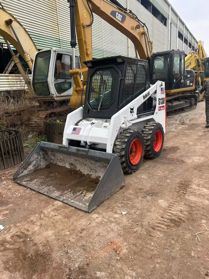 Bobcat S130 - Skid steer loader: picture 2 Bobcat S130 - Skid steer loader: picture 2