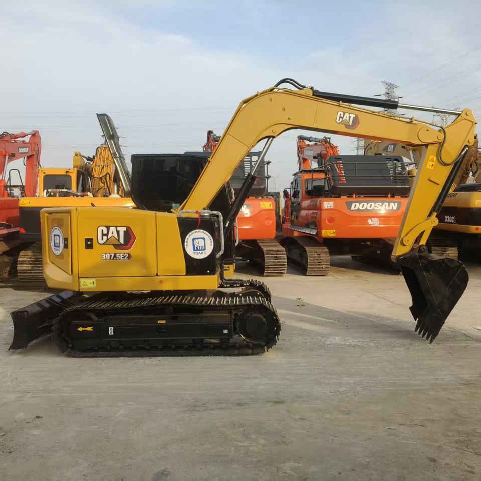 CATERPILLAR 307.5 - Mini excavator: picture 1 CATERPILLAR 307.5 - Mini excavator: picture 1