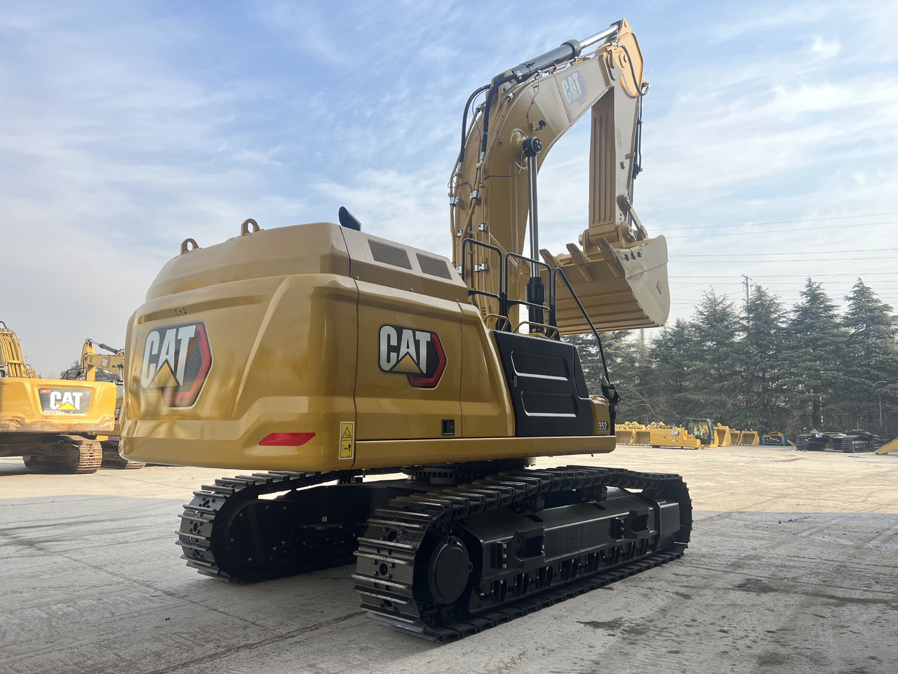 New Crawler excavator Caterpillar 352: picture 7