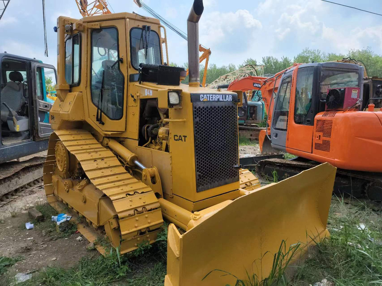 Caterpillar D4H - Bulldozer: picture 4 Caterpillar D4H - Bulldozer: picture 4