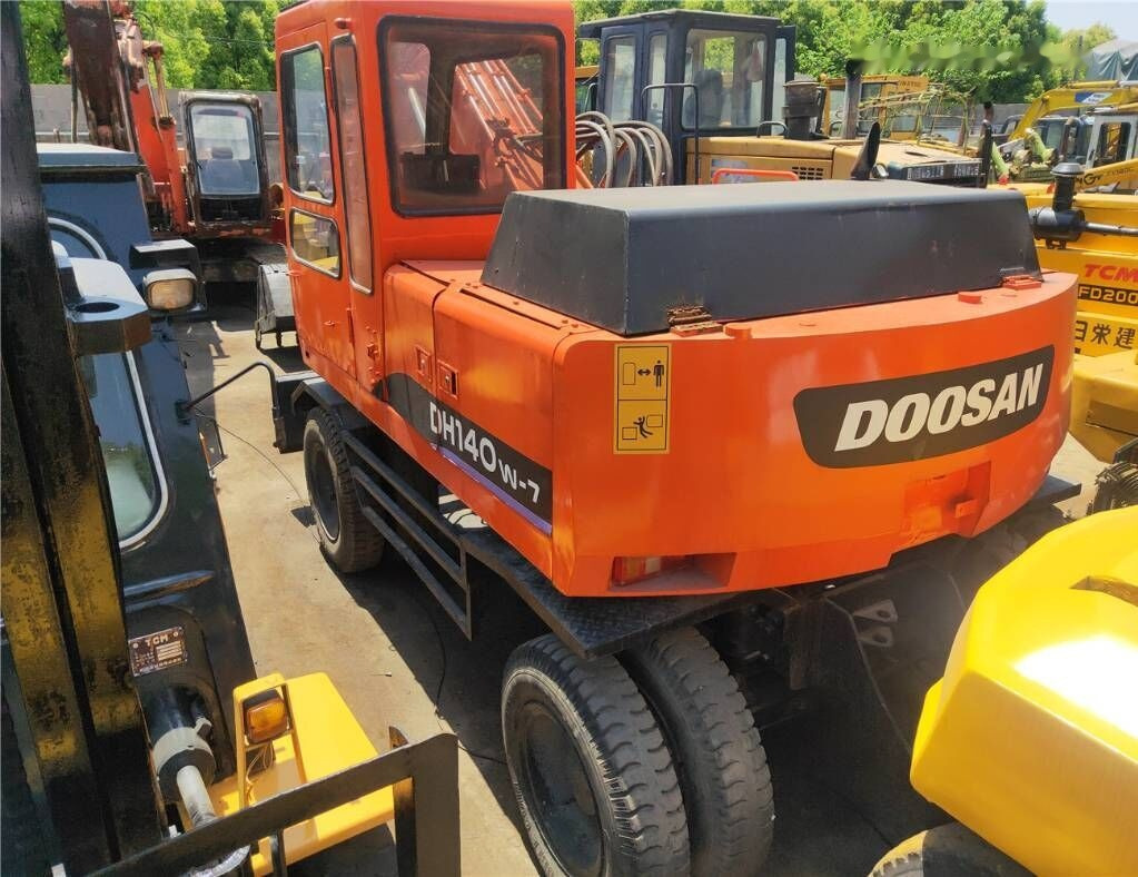 Doosan DH 140W-7 - Wheel excavator: picture 3 Doosan DH 140W-7 - Wheel excavator: picture 3