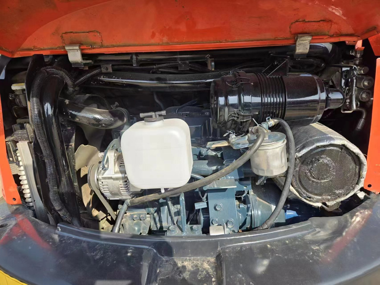 Mini excavator KUBOTA U35: picture 8