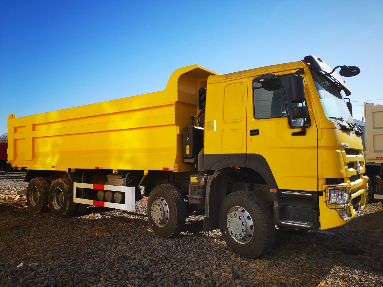 SINOTRUK HOWO 8*4 NEW TRUCK - Tipper: picture 3 SINOTRUK HOWO 8*4 NEW TRUCK - Tipper: picture 3