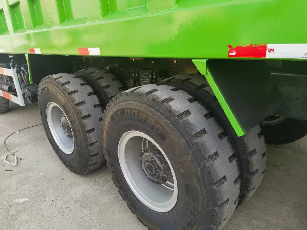 Shacman F3000 8*4 Dump truck - Tipper: picture 3 Shacman F3000 8*4 Dump truck - Tipper: picture 3