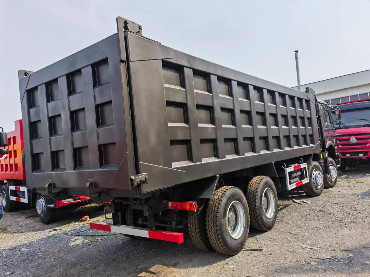 Sinotruk HOWO 371 8*4 Dump truck - Tipper: picture 5 Sinotruk HOWO 371 8*4 Dump truck - Tipper: picture 5