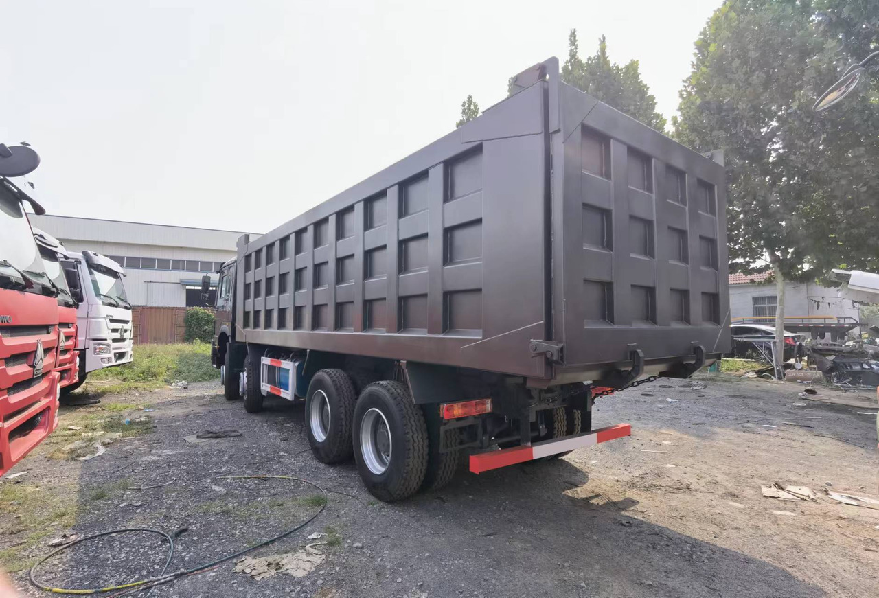 Sinotruk HOWO 371 8*4 Dump truck - Tipper: picture 3 Sinotruk HOWO 371 8*4 Dump truck - Tipper: picture 3