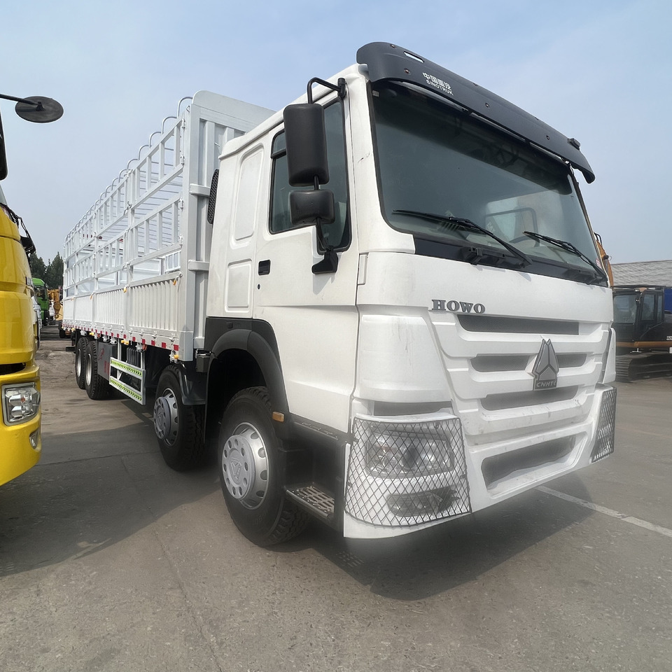 Sinotruk HOWO - Dropside/ Flatbed truck: picture 4 Sinotruk HOWO - Dropside/ Flatbed truck: picture 4
