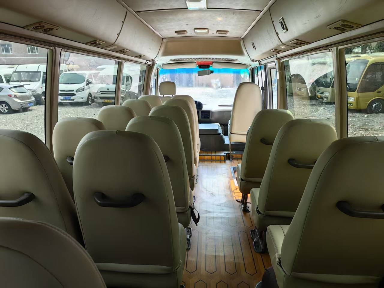 Toyota Coaster - Minibus, Passenger van: picture 3 Toyota Coaster - Minibus, Passenger van: picture 3